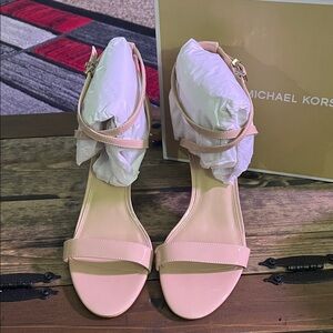 NWT Michael Michael Kors Ava Mid Sandles
